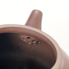 Load image into Gallery viewer, Yixing Te Pin Zi Ni Clay Teapot Man Sheng Half Pear 200 ml