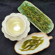 Load image into Gallery viewer, 2024 Tai Ping Hou Kui Lan Hua Jian - Orchid Flower Tips (2 oz)