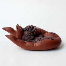 Load image into Gallery viewer, Tea Pet - Pi Xiu in Buddha's Hand Zhuni/Zini Clay