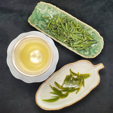 Load image into Gallery viewer, 2026 Que She 1st Pick - Sparrow Tongue Green Tea (1.5 oz)