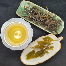 Load image into Gallery viewer, 2025 Mo Jiang Feng Huang Wo 1st Category Big Ancient Tree Green Puerh Loose (1 oz)