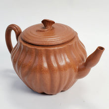 Load image into Gallery viewer, Yixing Jiang Old Duan Ni Clay Teapot Lotus Seedpod 260 ml