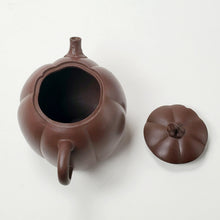 Load image into Gallery viewer, Yixing Te Pin Purple Clay Teapot Pumpkin Shape 180 ml