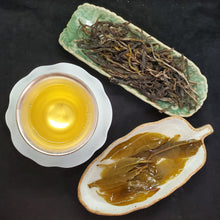 Load image into Gallery viewer, 2026 Lao Ban Zhang 800+ Years Old Tree 1st Pick - Green Puerh Loose (1 oz)