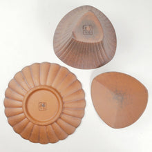 Load image into Gallery viewer, Gaiwan - Fujian Clay Triangular 120 ml