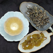 Load image into Gallery viewer, 2025 Spring 1st Pick 500+ Years Old Tree Yi Bang Cat Ear Gushu Green Puerh Loose (1 oz)