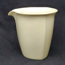 Load image into Gallery viewer, Pitcher - Mi Se Secret Glaze Triangle Shape #2 200 ml