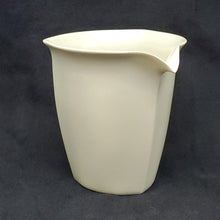 Load image into Gallery viewer, Pitcher - Mi Se Secret Glaze Triangle Shape #2 200 ml
