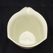 Load image into Gallery viewer, Pitcher - Mi Se Secret Glaze Triangle Shape #2 200 ml