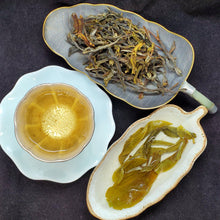 Load image into Gallery viewer, 2022 Spring 1st Pick Bing Dao Lao Zhai 500 Years Old Gushu Green Puerh Loose (1 oz)