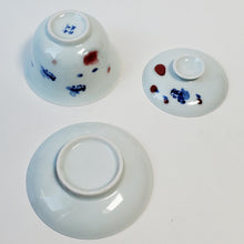 Load image into Gallery viewer, Gaiwan - Blue and White Red Under Glaze Goldfishs 130 ml
