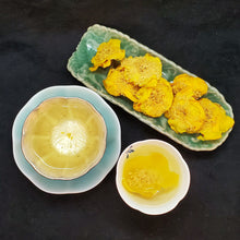 Load image into Gallery viewer, Golden Camellia Flowers (1.5 oz)