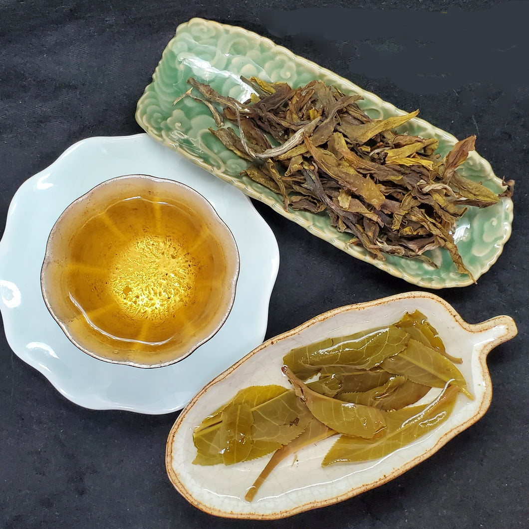 2025 Lao Ban Zhang 500+ Years Old Trees Golden Leaf Green Puerh Loose (2 oz)