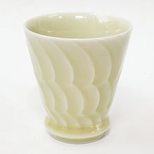 Load image into Gallery viewer, Yellow Glaze Scallop Teacup 160 ml
