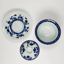 Load image into Gallery viewer, Gaiwan - Blue &amp; White Lotus Fish 200 ml
