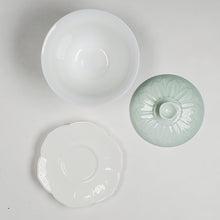 Load image into Gallery viewer, Gaiwan - Green Celadon Lotus 130 ml
