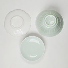 Load image into Gallery viewer, Gaiwan - Green Celadon Lotus 130 ml
