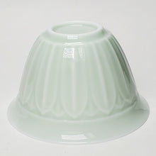 Load image into Gallery viewer, Gaiwan - Green Celadon Lotus 130 ml
