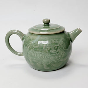 Teapot - Long Quan Kiln Dancing Lion 200 ml