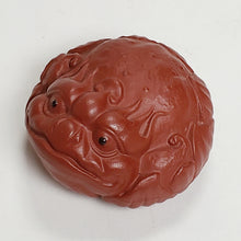 Load image into Gallery viewer, Tea Pet Toad on Leaves Zhuni Red Clay
