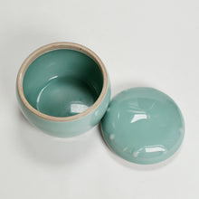 Load image into Gallery viewer, Tea Jar - Sky Blue Celadon Drum
