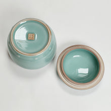 Load image into Gallery viewer, Tea Jar - Sky Blue Celadon Drum
