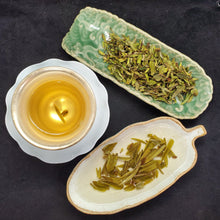 Load image into Gallery viewer, 2025 Yu Ye - Fish Leaf Wild Grown White Tea (2 oz)
