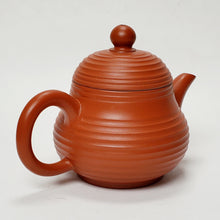 Load image into Gallery viewer, Chao Zhou Red Clay Teapot - Lined Pear 120 ml
