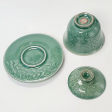 Load image into Gallery viewer, Gaiwan Porcelain - Long Quan Green Celadon Whisteria 3 pcs Set 200 ml
