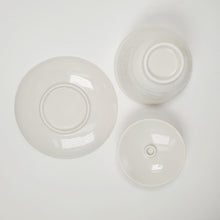Load image into Gallery viewer, Gaiwan Porcelain - Long Quan Celadon Bao Xiang Hua 3 pcs Set 120 ml
