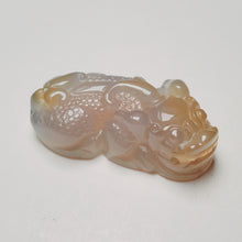 Load image into Gallery viewer, Tea Pet - Agate Stone Hand Carved Pi Xiu #4
