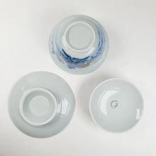 Load image into Gallery viewer, Gaiwan Porcelain Set - Gold Gilded Blue and White Mountain Theme
