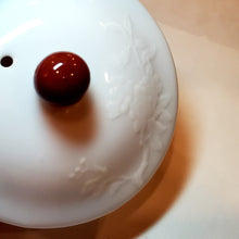 Load image into Gallery viewer, Teapot - Red and White Porcelain 175 ml
