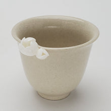 Load image into Gallery viewer, Teacup Porcelain - Wood Ash Glaze Flower 60 ml
