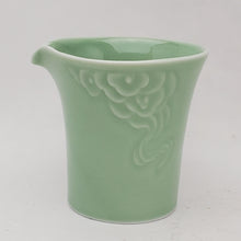 Load image into Gallery viewer, Pitcher - Green Auspicious Cloud 200 ml
