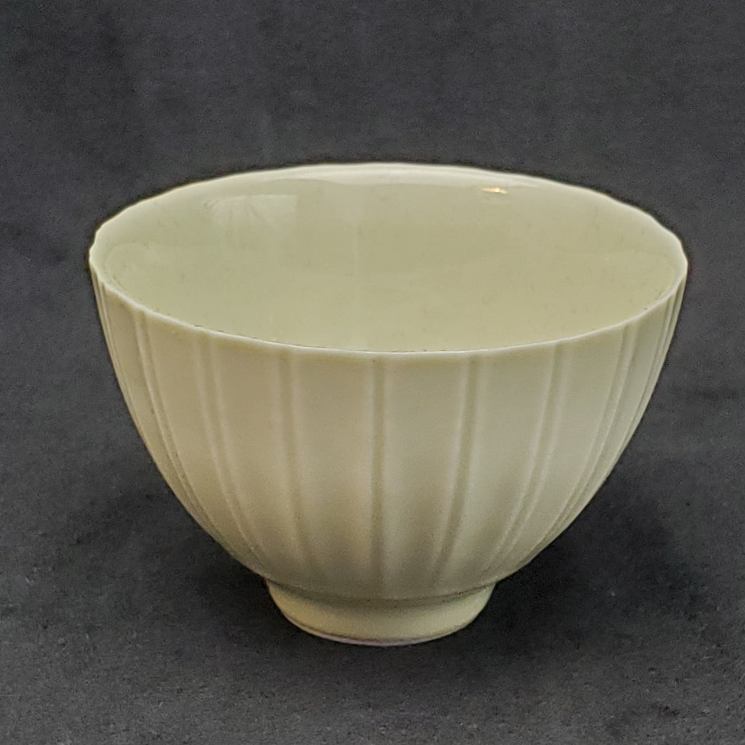 2 Mi Se Secret Glaze Chrysanthemum Porcelain Teacups