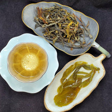 Load image into Gallery viewer, 2022 Spring 1st Pick Bing Dao Lao Zhai 500 Years Old Gushu Green Puerh Loose (1 oz)

