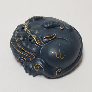 Tea Pet Lid Holder Pi Xiu Yixing Blue Clay Gold Gilded #2