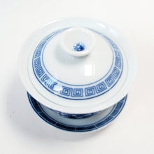 Load image into Gallery viewer, Gaiwan - Blue &amp; White Peony 90 ml
