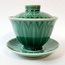 Load image into Gallery viewer, Gaiwan - Dark Green Glaze Lotus 150 ml
