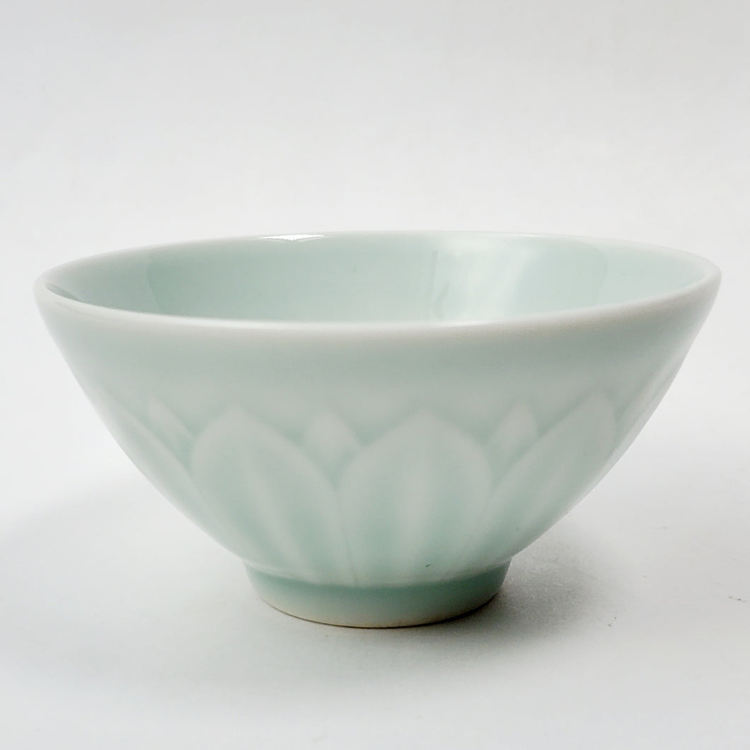 2 PC Celadon Carved Lotus Flower Porcelain Teacup 80 ml