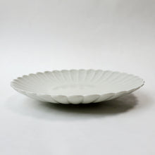 Load image into Gallery viewer, Ash Glaze Chrysanthemum Plate Dish
