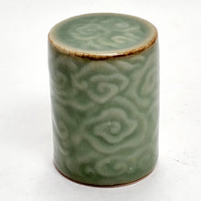 Load image into Gallery viewer, Lid Holder XiangYun Auspicious Cloud Green Celadon
