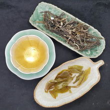 Load image into Gallery viewer, 2022 New Ban Zhang 500 Years Old Spring Green Puerh Loose (2 oz)
